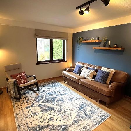 Comfortable, Modern Apartment With Parking. Inverness. Exteriör bild