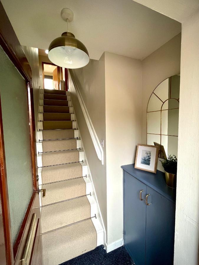 Comfortable, Modern Apartment With Parking. Inverness. Exteriör bild