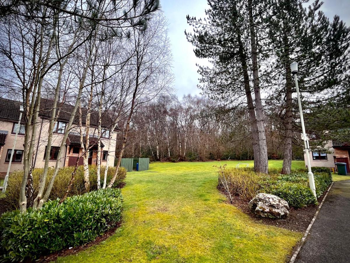 Comfortable, Modern Apartment With Parking. Inverness. Exteriör bild