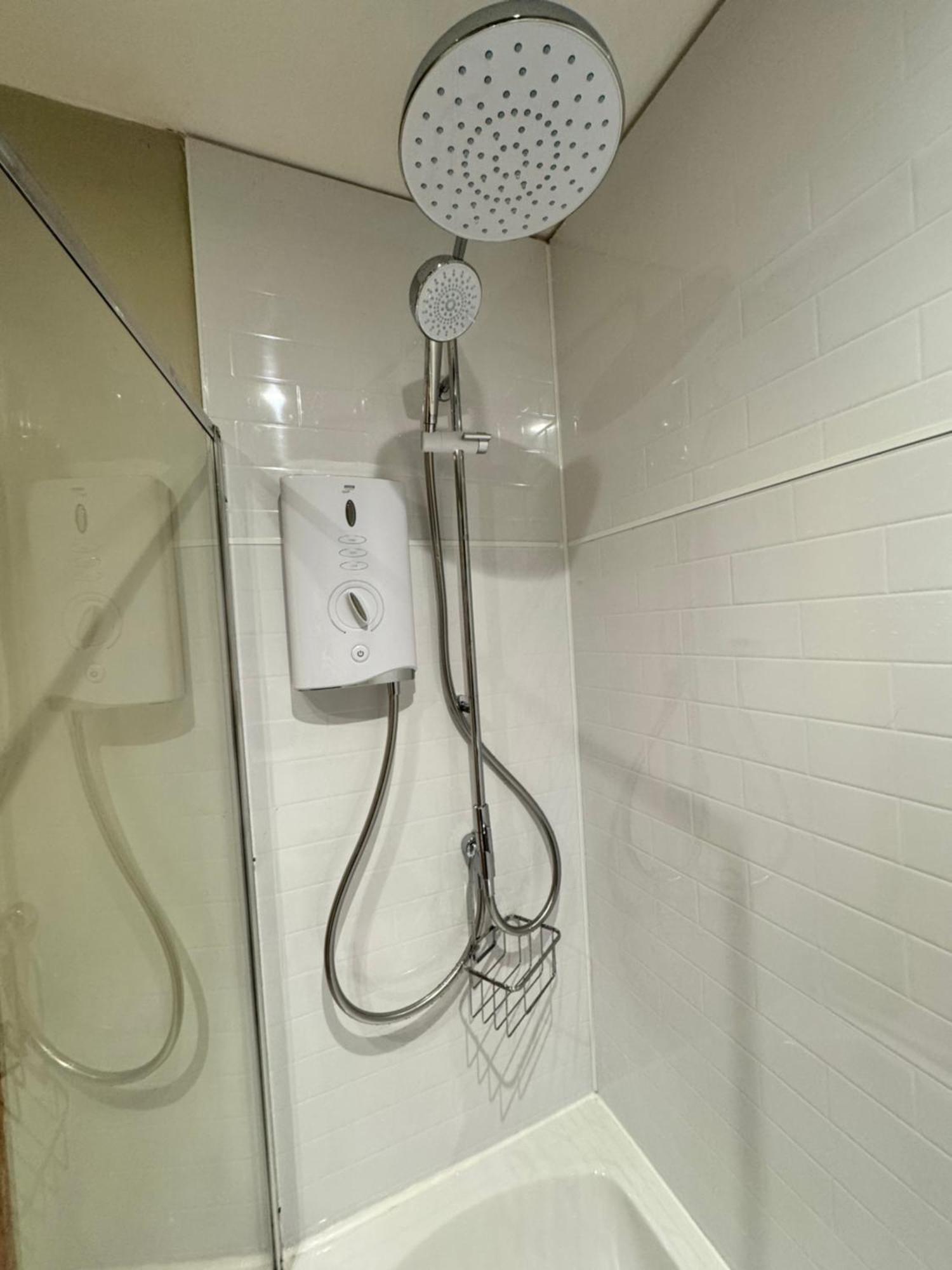 Comfortable, Modern Apartment With Parking. Inverness. Exteriör bild